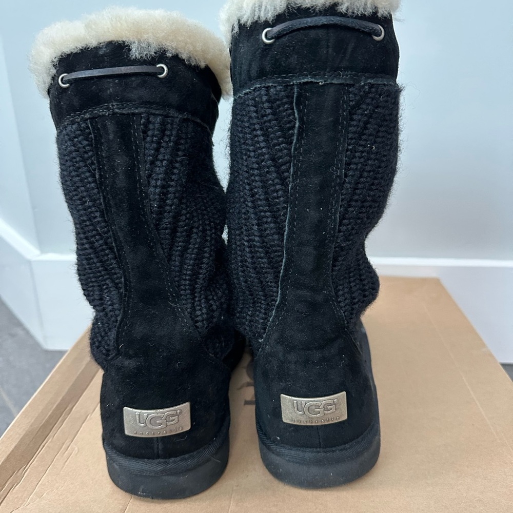 UGG SUBURB CROCHET Black Knit Boots with Fur Trim Size 9